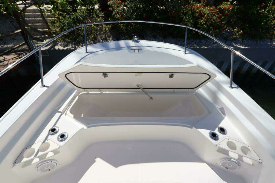 21ft Boston Whaler Yacht For Sale