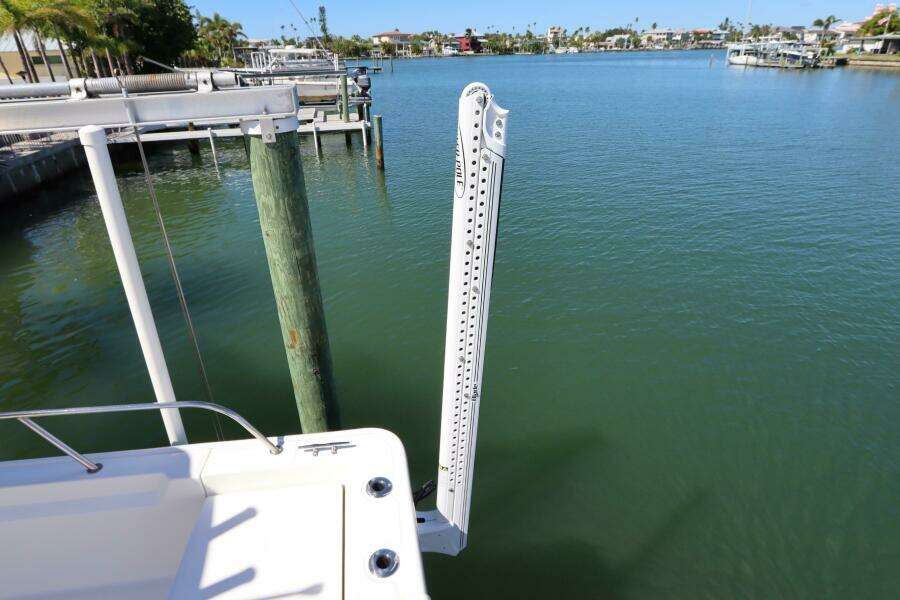 21ft Boston Whaler Yacht For Sale