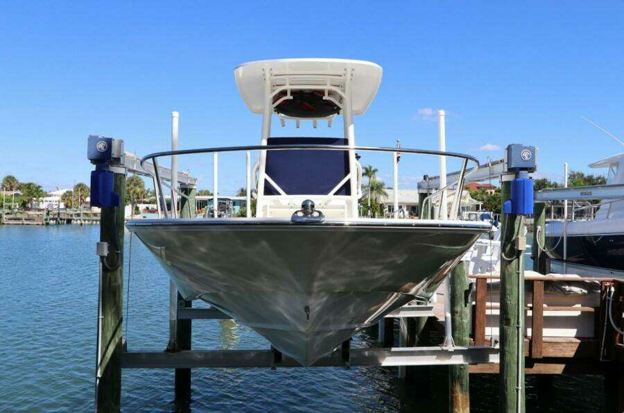21ft Boston Whaler Yacht For Sale