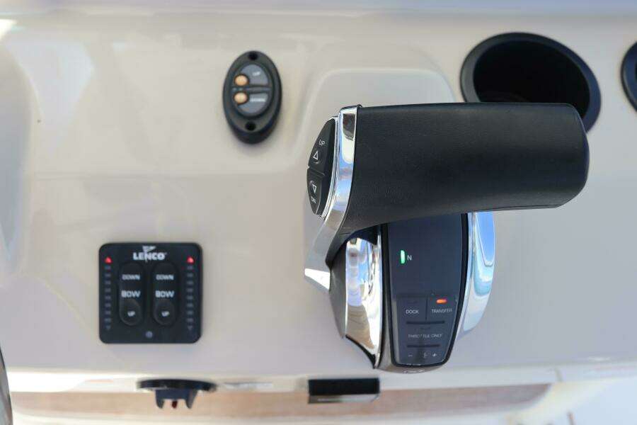 21ft Boston Whaler Yacht For Sale