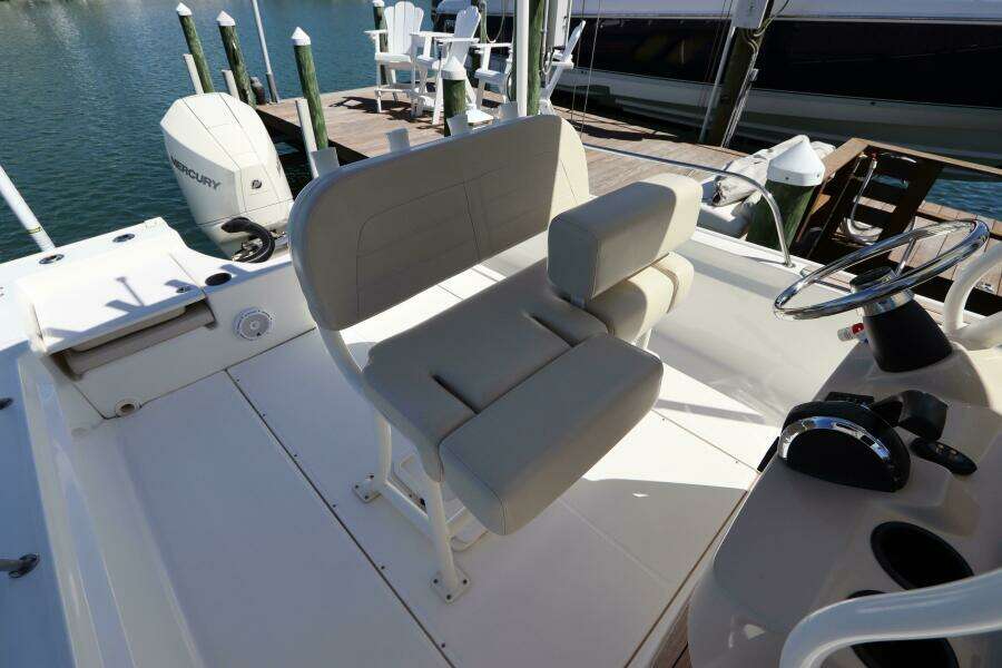 21ft Boston Whaler Yacht For Sale
