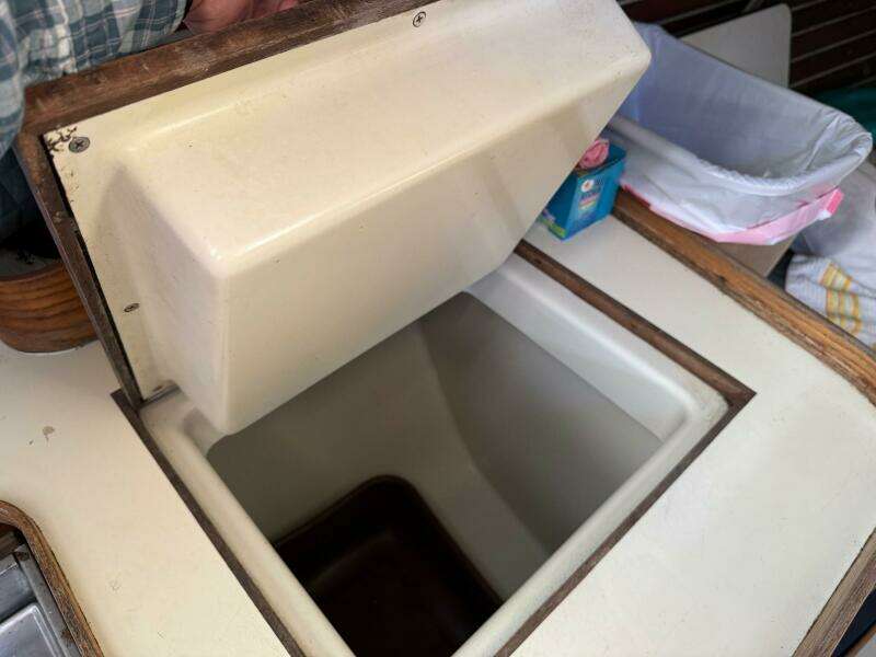 37ft Alsberg Brothers Yacht For Sale