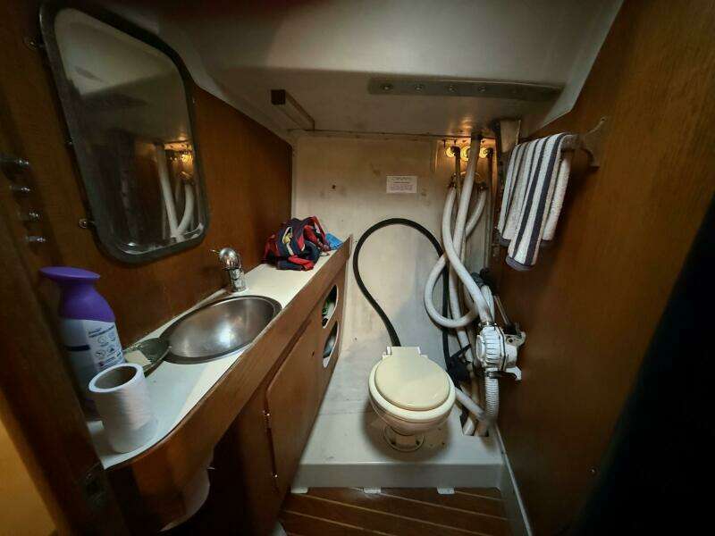 37ft Alsberg Brothers Yacht For Sale