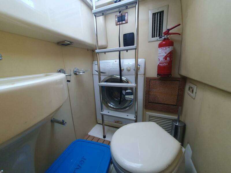 47ft Azimut Yacht For Sale