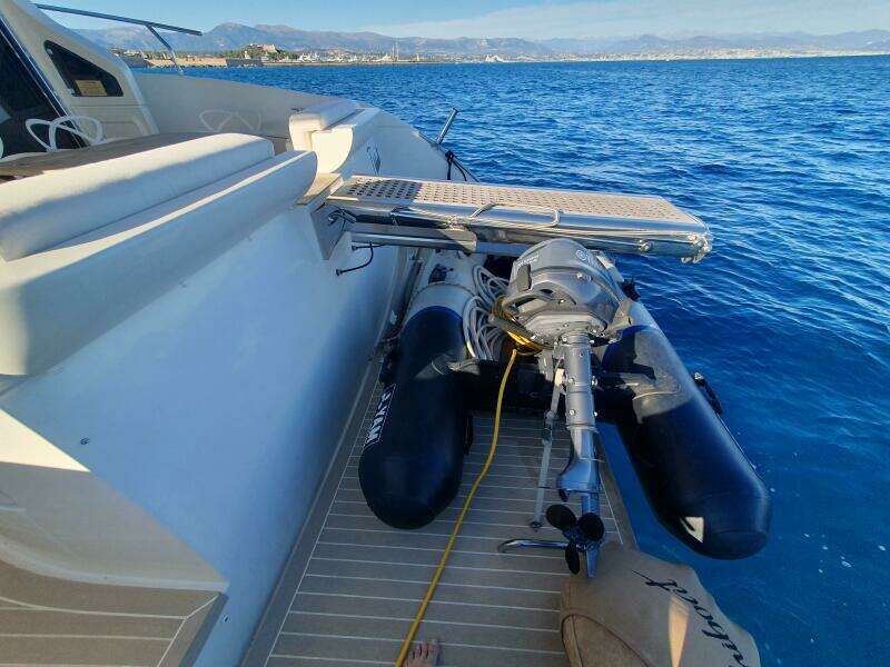 47ft Azimut Yacht For Sale