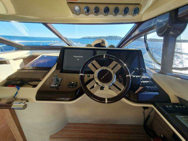 47ft Azimut Yacht For Sale