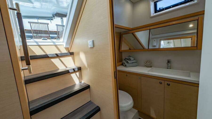 Paradise 52ft Lagoon Yacht For Sale