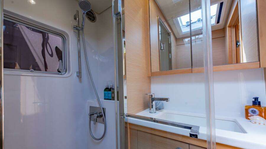 Paradise 52ft Lagoon Yacht For Sale