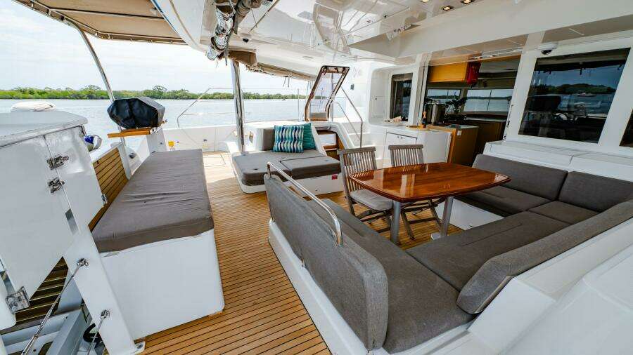 Paradise 52ft Lagoon Yacht For Sale