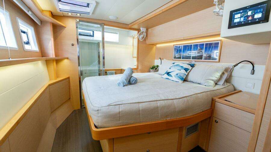 Paradise 52ft Lagoon Yacht For Sale