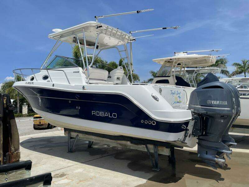 TEQUILA SUNSET 30ft Robalo Yacht For Sale