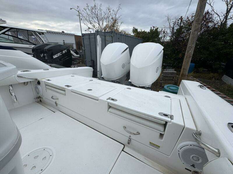27ft Everglades Yacht For Sale