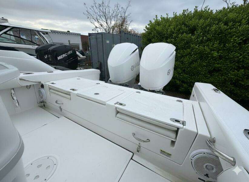 27ft Everglades Yacht For Sale