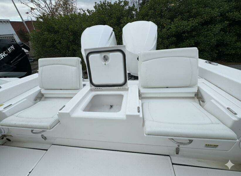 27ft Everglades Yacht For Sale