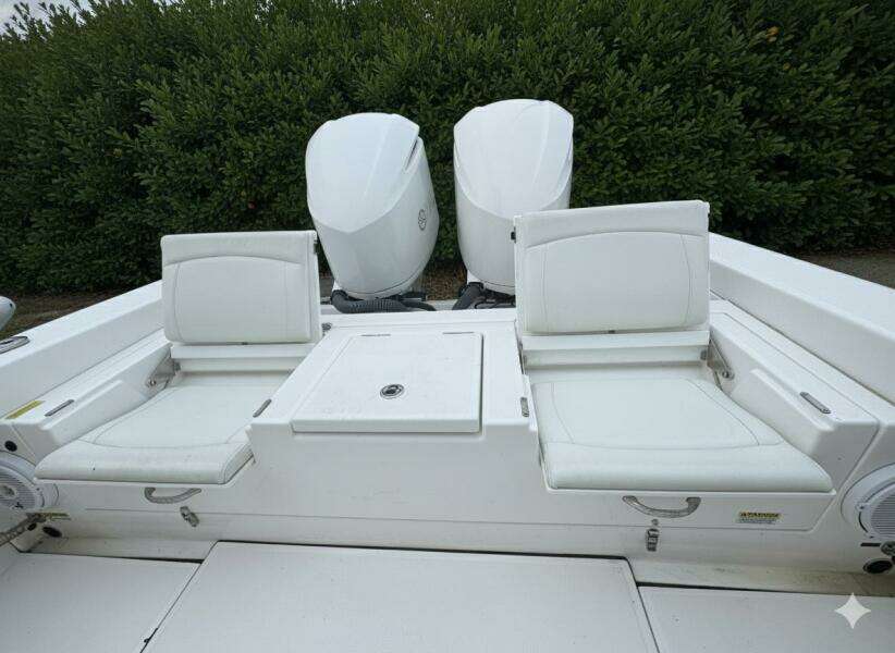 27ft Everglades Yacht For Sale