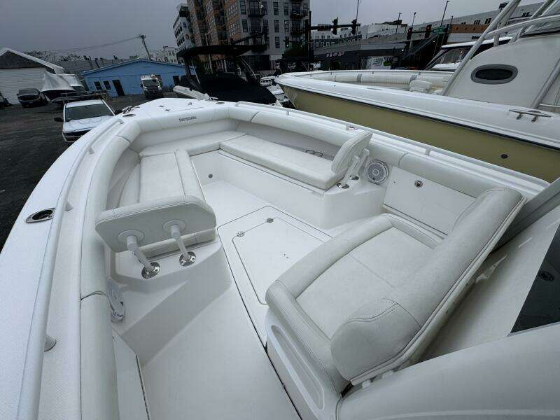 27ft Everglades Yacht For Sale