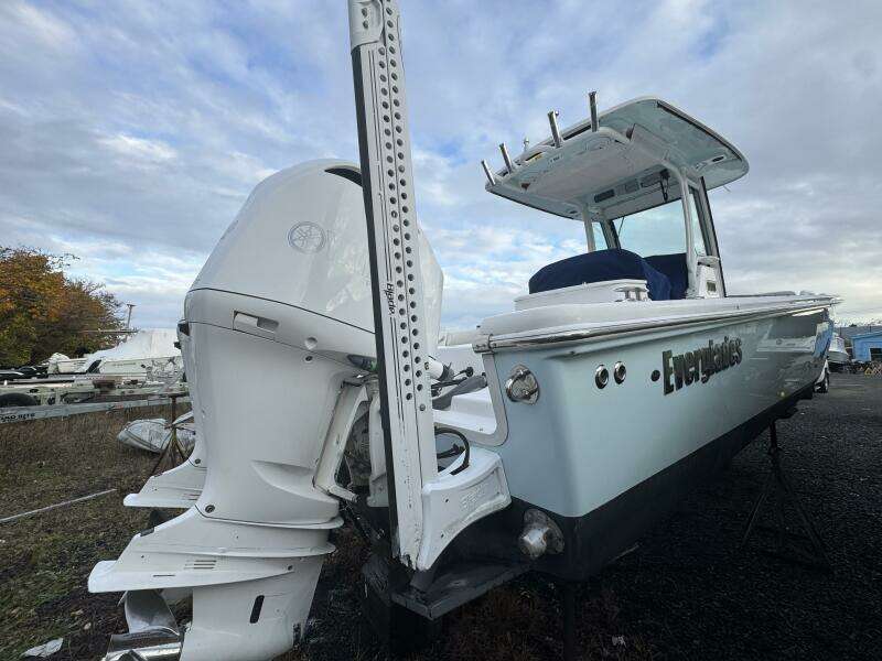 27ft Everglades Yacht For Sale