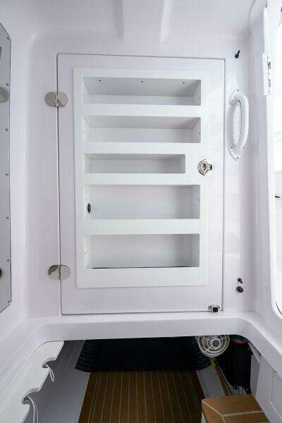 Bahama 41 Two Krickets - Helm