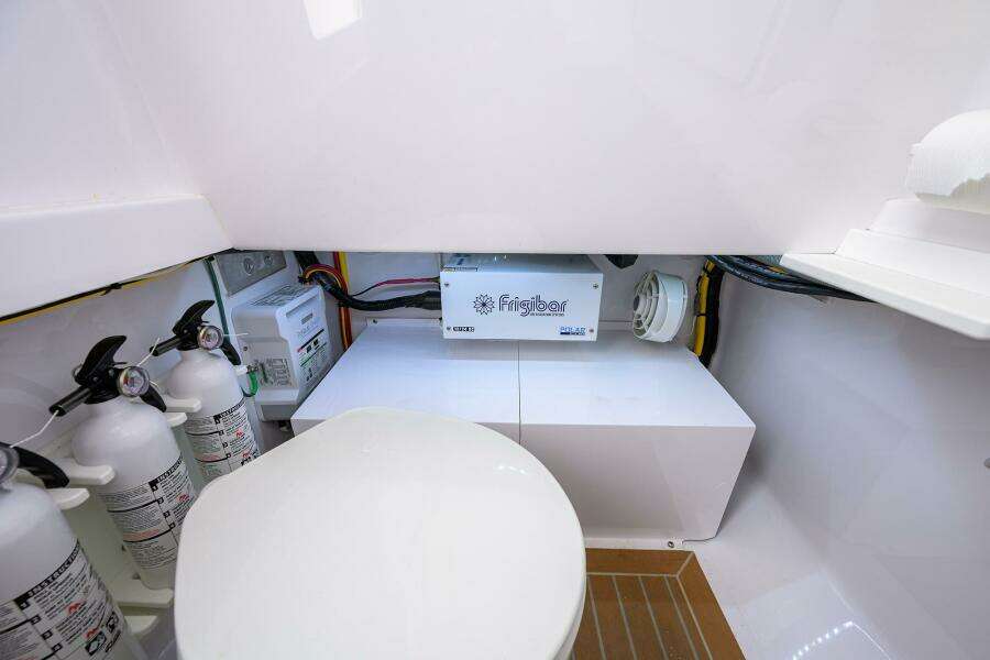 Bahama 41 Two Krickets - Helm