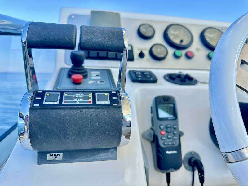 53ft Azimut Yacht For Sale