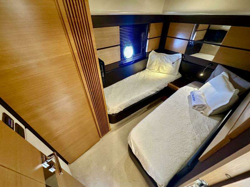 53ft Azimut Yacht For Sale