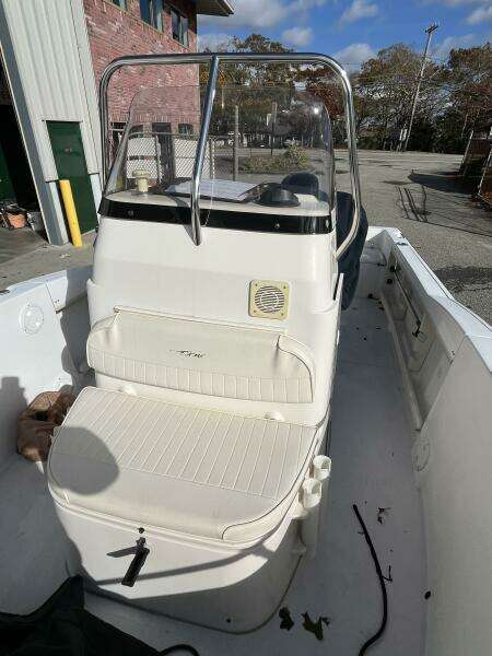 18ft Grady White Yacht For Sale