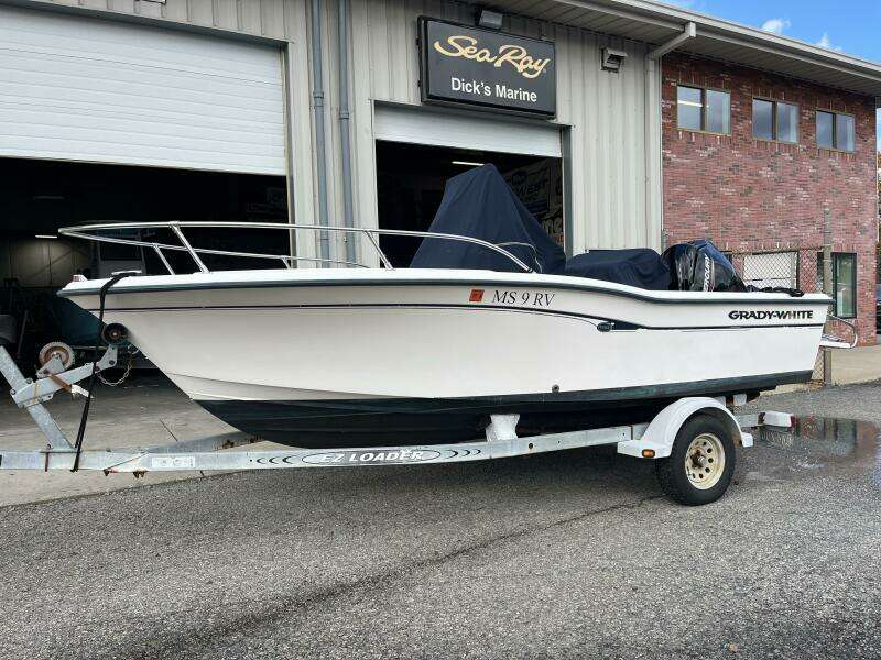 18ft Grady White Yacht For Sale