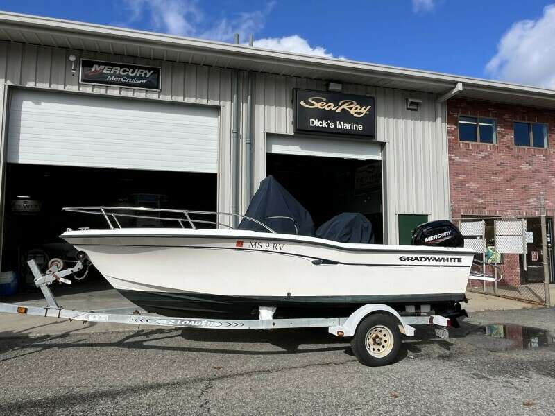 18ft Grady White Yacht For Sale