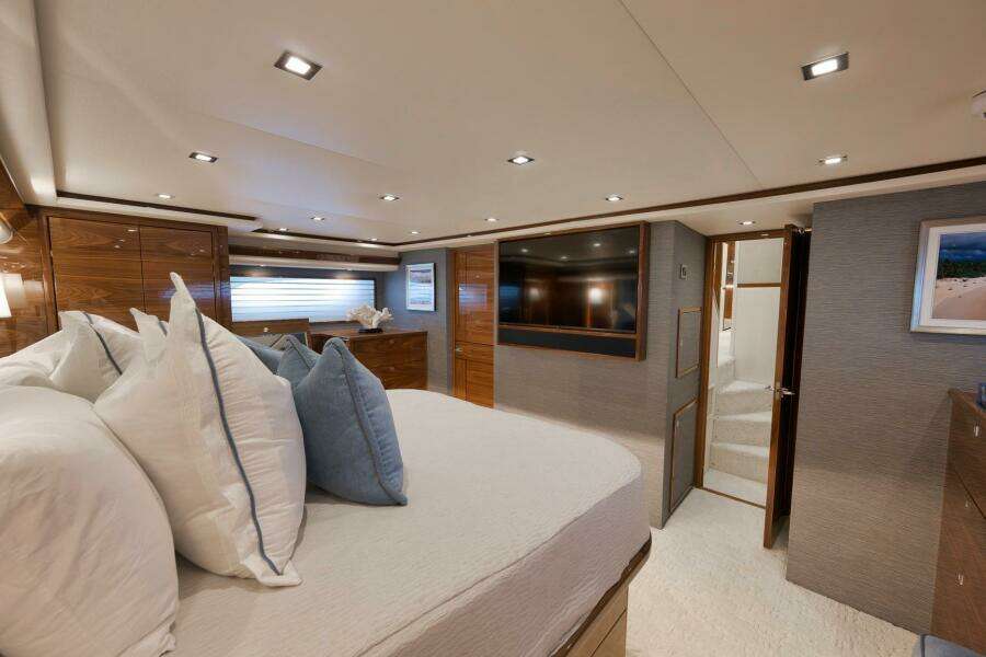 Viking 80 Baileys Ark - Interior Master Stateroom