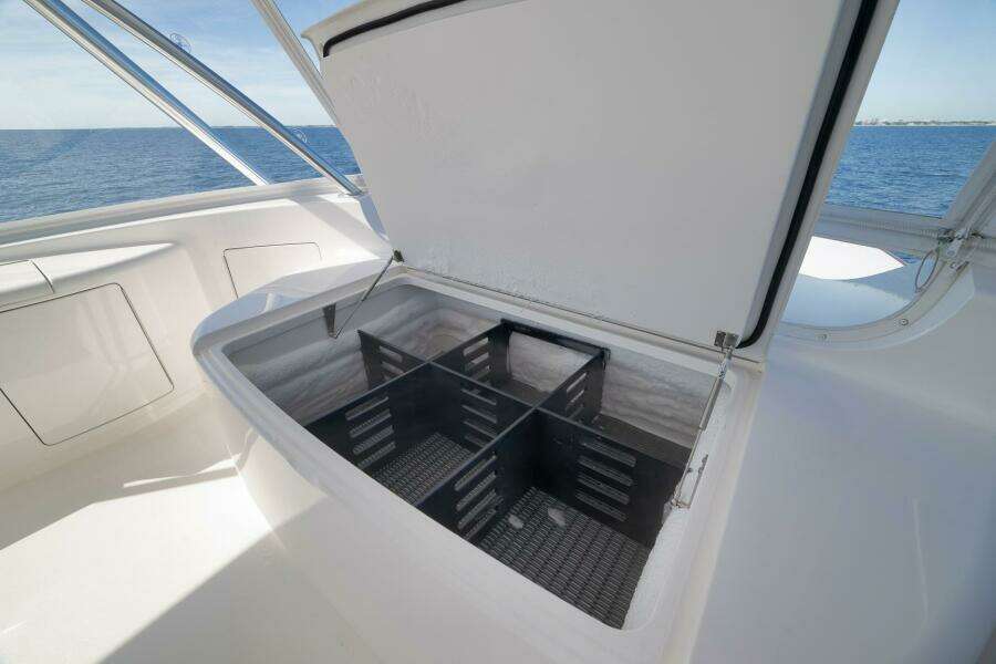 Viking 80 Baileys Ark - Exterior Flybridge