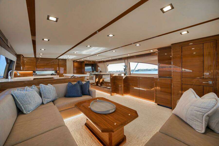 Viking 80 Baileys Ark - Interior Salon