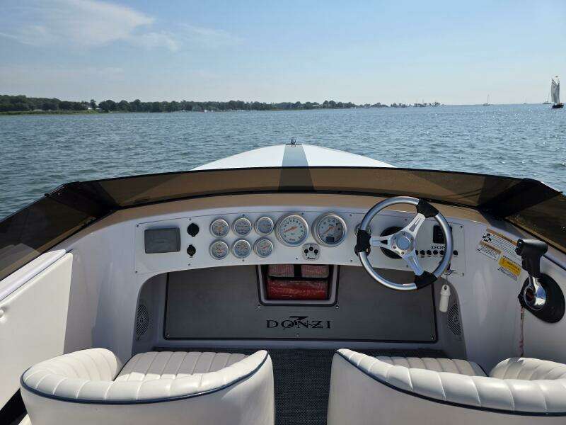22ft Donzi Yacht For Sale