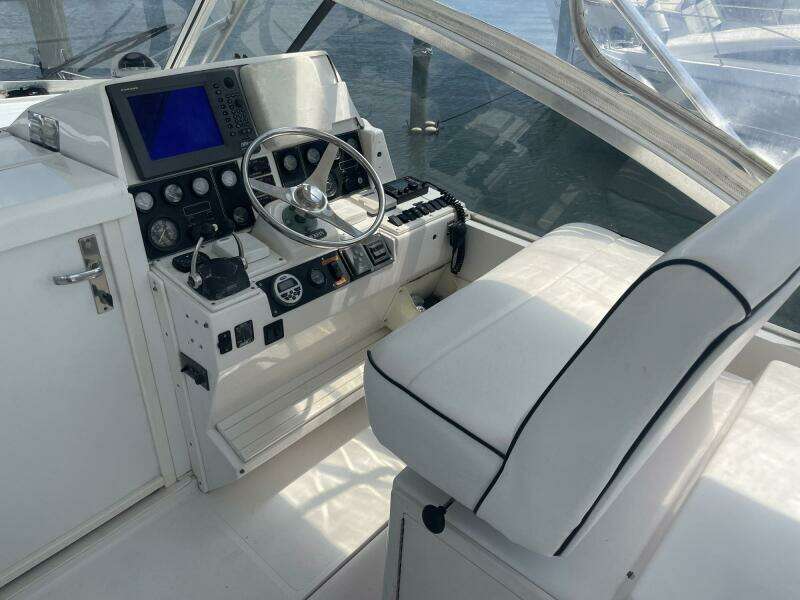 33ft Blackfin Yacht For Sale