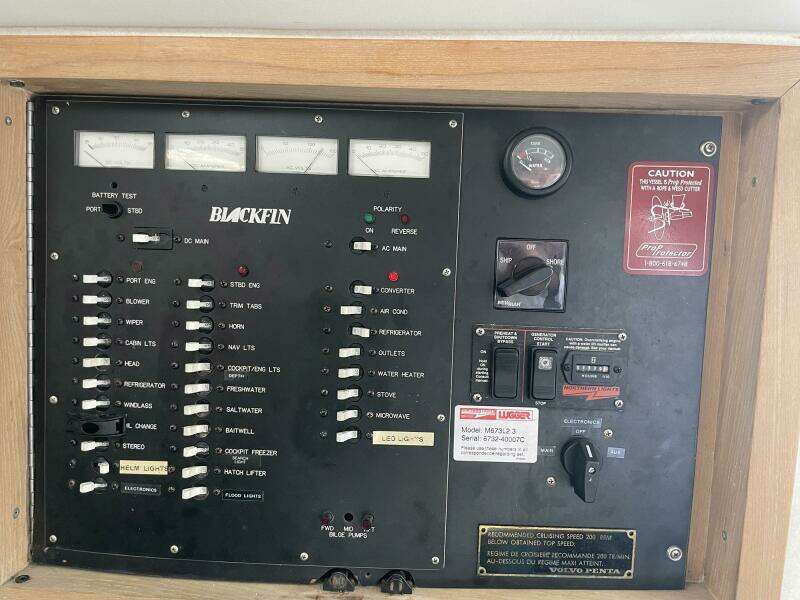 33ft Blackfin Yacht For Sale