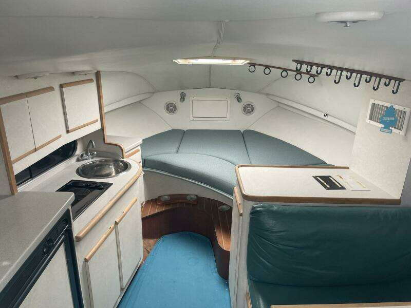 33ft Blackfin Yacht For Sale