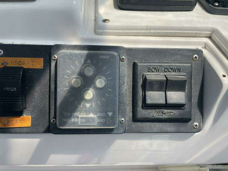 33ft Blackfin Yacht For Sale