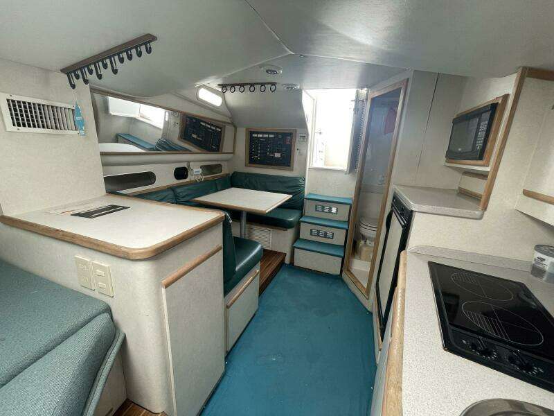 33ft Blackfin Yacht For Sale