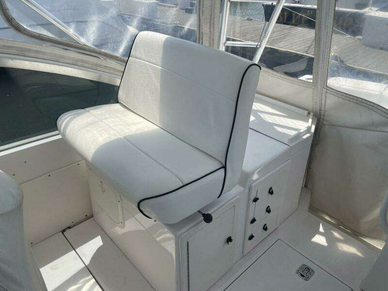 33ft Blackfin Yacht For Sale