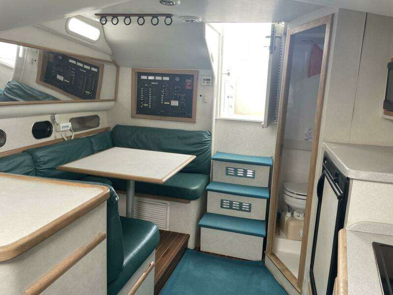 33ft Blackfin Yacht For Sale