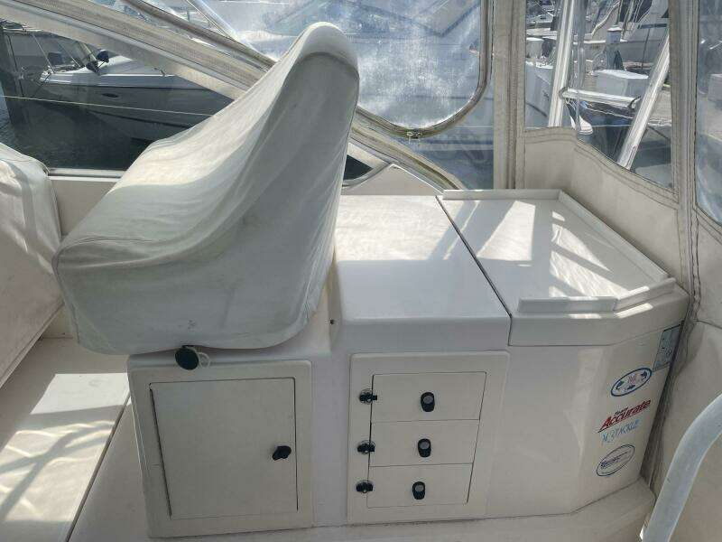 33ft Blackfin Yacht For Sale