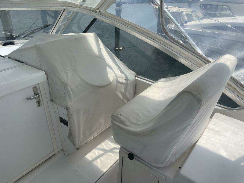 33ft Blackfin Yacht For Sale