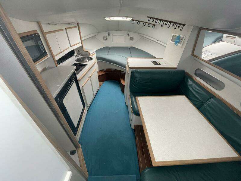 33ft Blackfin Yacht For Sale