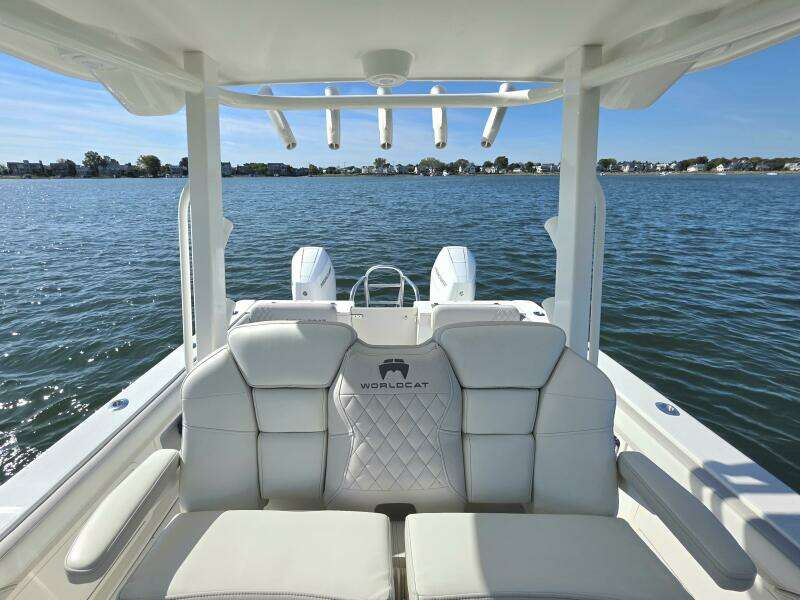 32ft World Cat Yacht For Sale