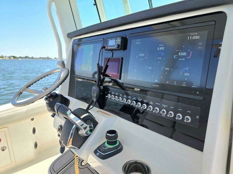 32ft World Cat Yacht For Sale