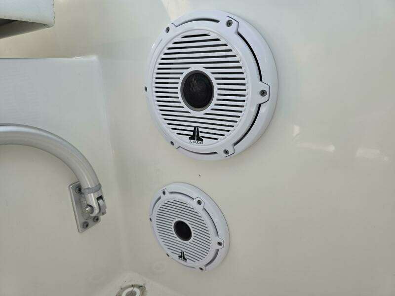 25ft World Cat Yacht For Sale