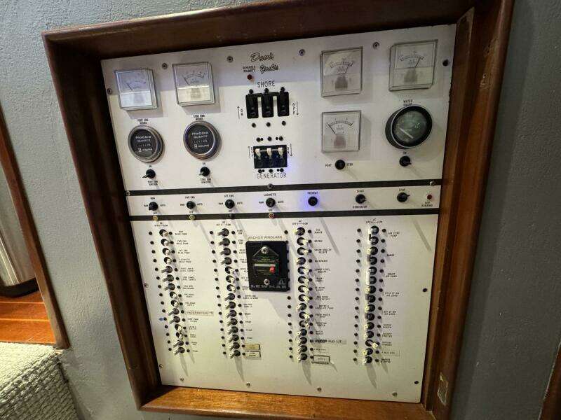 High Tide 47ft Buddy Davis Yacht For Sale