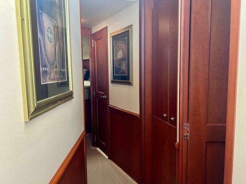 48ft Silverton Yacht For Sale