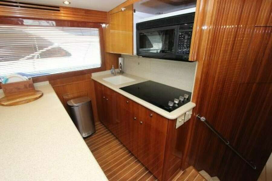 60ft Hatteras Yacht For Sale