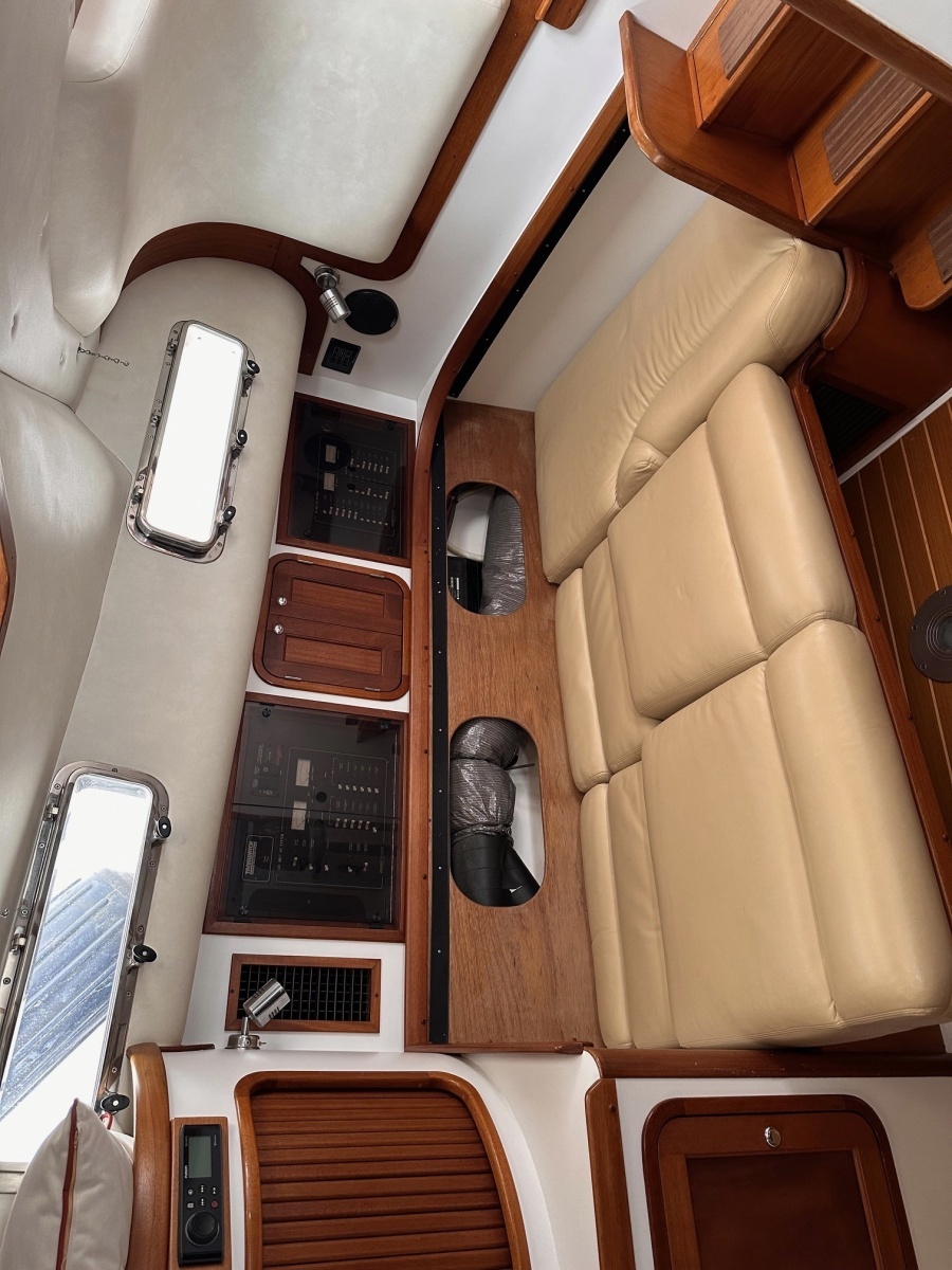 2001 Legacy Yachts Express