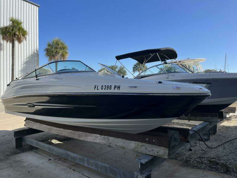 20ft Sea Ray Yacht For Sale